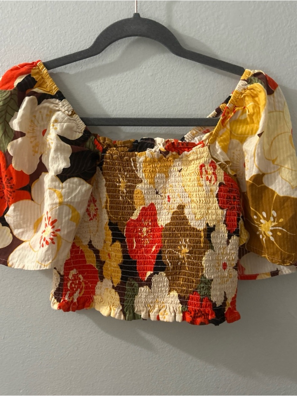 Billabong Golden Daze Smocked Floral Flutter Sleeve Top Size Small Boho Festival